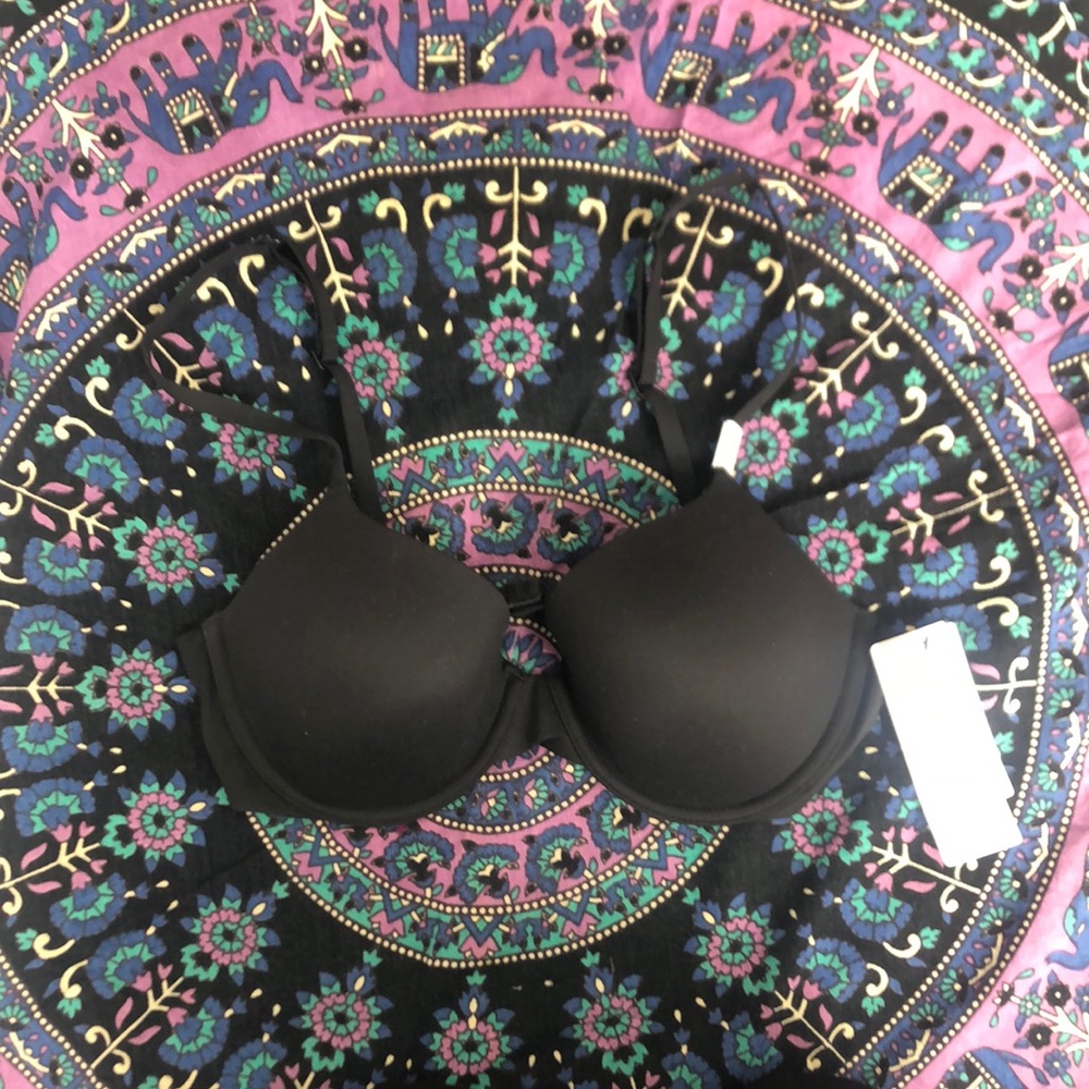 NWT Calvin Klein Lightly Lined Bra Size 34C